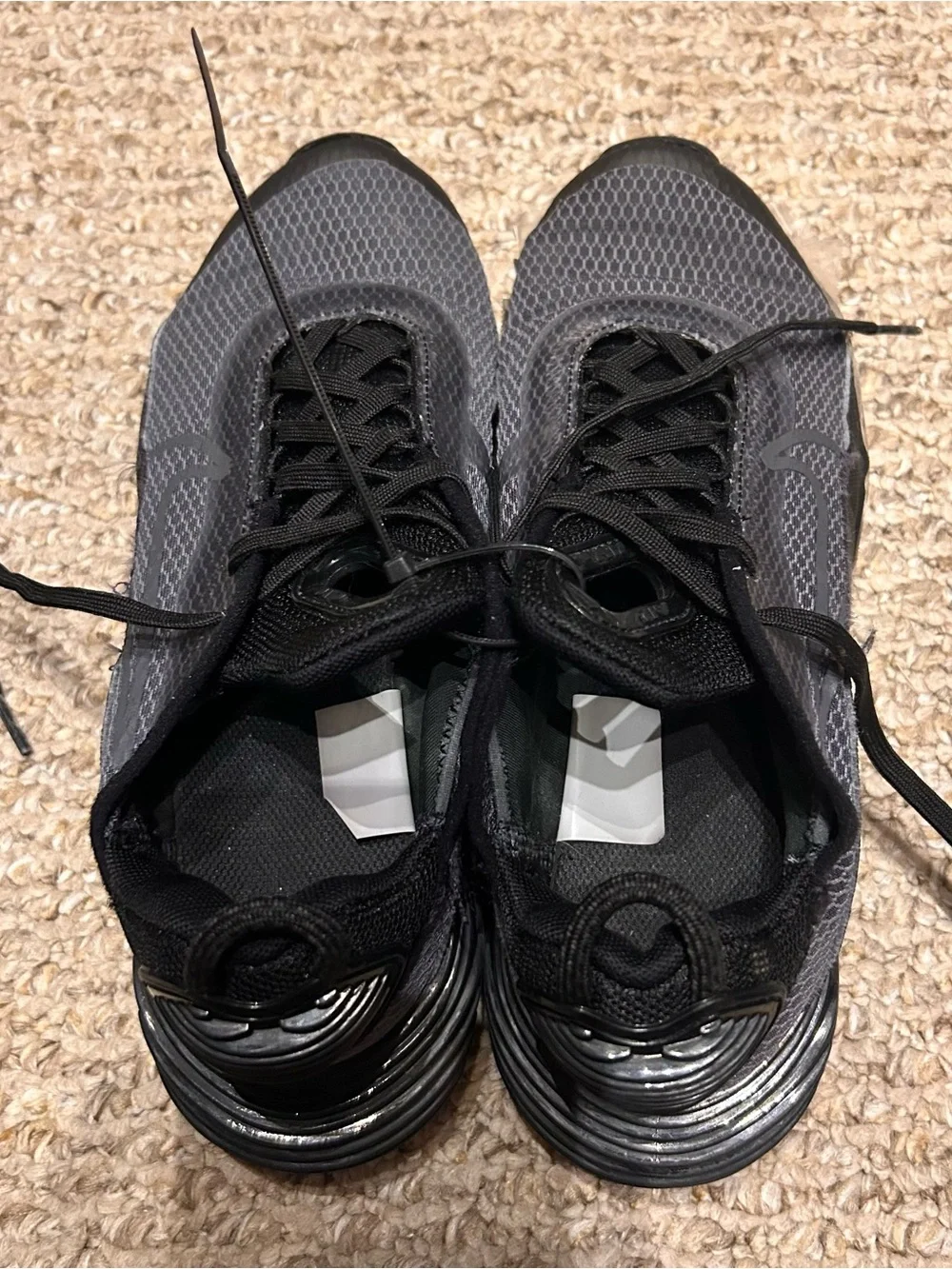 Nike Air Max 2090 Triple Black Anthracite Youth Size 4.5Y Running CJ4066-001